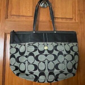 Coach - Black Signature Bag